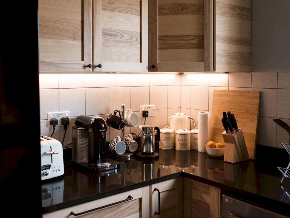 Pass The Keys Cozy Two Bed Flat Near Glasgow Airport & Paisley Bagian luar foto