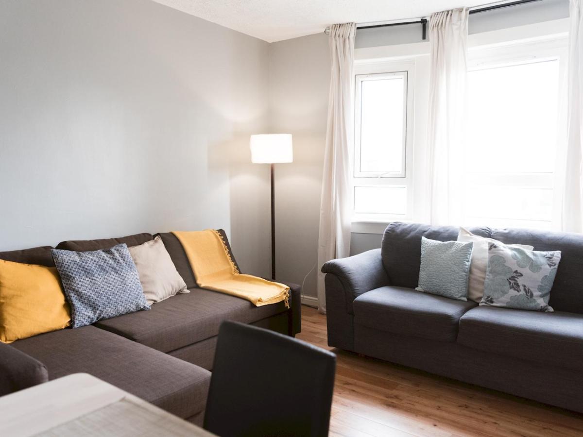Pass The Keys Cozy Two Bed Flat Near Glasgow Airport & Paisley Bagian luar foto
